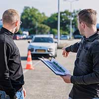 imagini in timpul scolii auto
