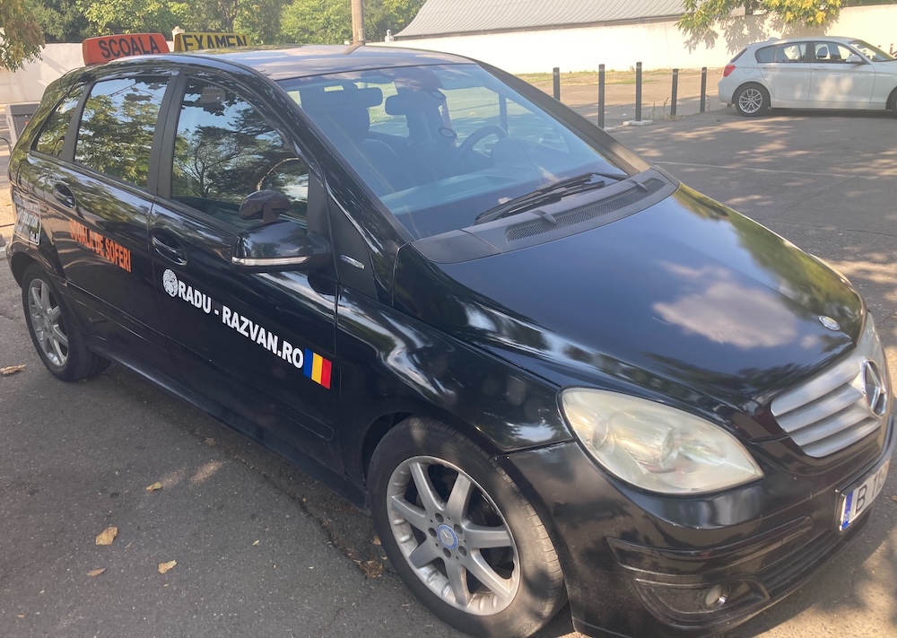 imagini in timpul scolii auto